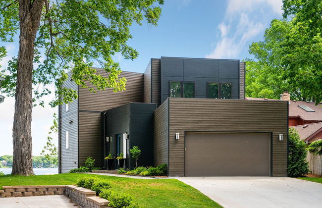 Lakefront Luxury - Foto 1