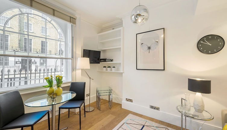 Photo 1 - Marylebone - Gloucester Place apartments by Viridian Apartments