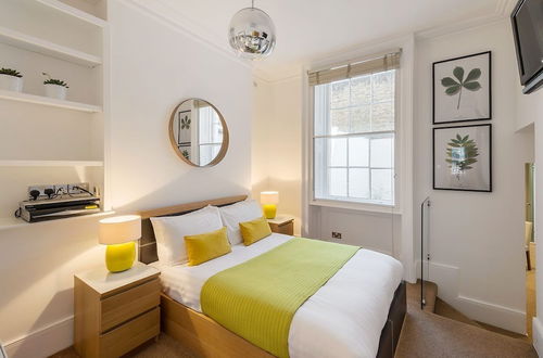 Photo 2 - Marylebone - Gloucester Place apartments by Viridian Apartments