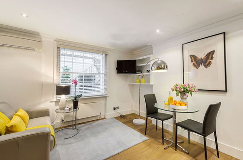 Photo 14 - Marylebone - Gloucester Place apartments by Viridian Apartments