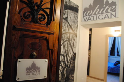 Foto 2 - White Vatican