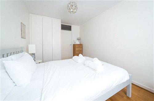 Photo 3 - A Place Like Home - Comfortable South Kensington Apartment