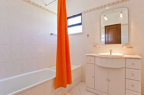 Photo 5 - Villa Andre 3 Bedroom Villa With Pool - Walking Distance to Albufeira