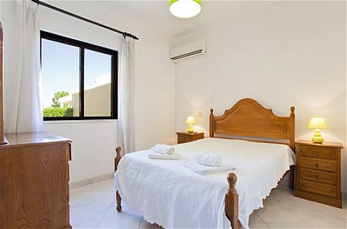 Foto 2 - Villa Andre 3 Bedroom Villa With Pool - Walking Distance to Albufeira