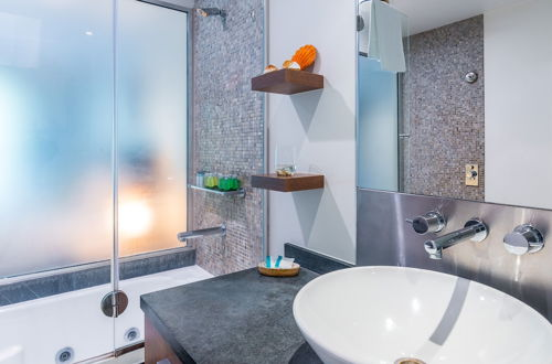 Foto 17 - Luxury Apartment at Sea Temple Palm Cove 2 Bed 2 Bath