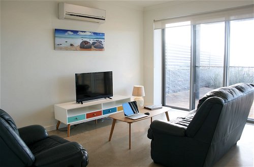 Photo 14 - Penneshaw Oceanview Apartments