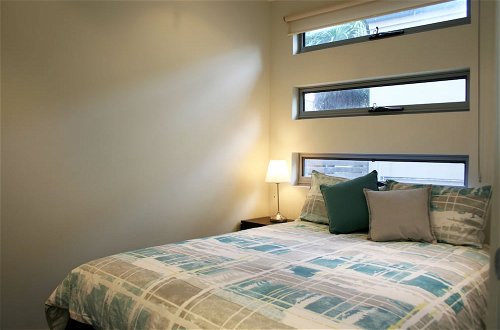Photo 4 - Penneshaw Oceanview Apartments