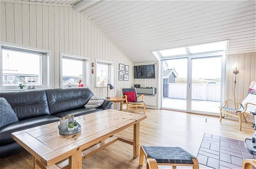 Photo 9 - 8 Person Holiday Home in Hvide Sande