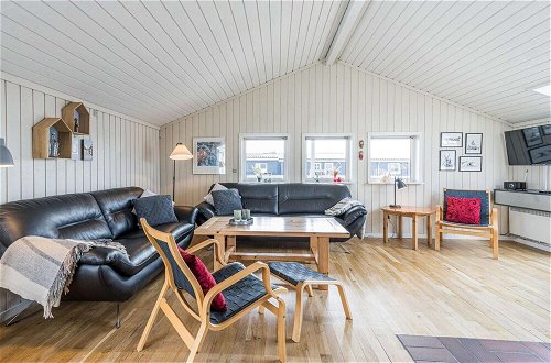 Photo 8 - 8 Person Holiday Home in Hvide Sande