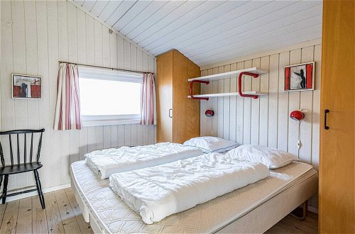Photo 5 - 8 Person Holiday Home in Hvide Sande