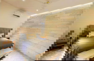 Photo 6 - 1st Luxury Warehouse