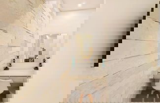 Photo 5 - 1st Luxury Warehouse