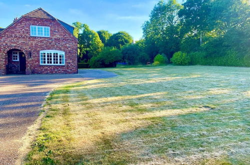 Foto 70 - Idyllic Country Retreat With Wow Views & Lush Pool