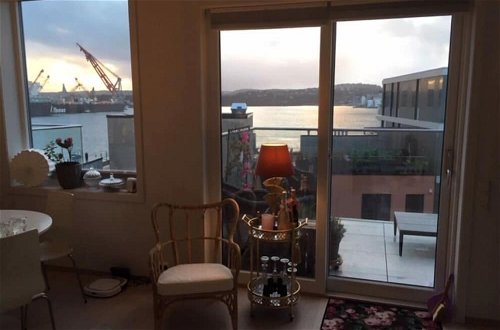 Foto 8 - StayPlus Ocean View Apartment Balcony