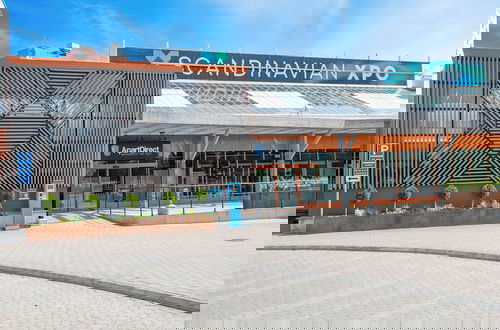 Foto 1 - ApartDirect Arlandastad
