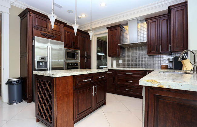 Grand 4 Bedroom Vacation House near Vancouver Downtown - Foto 16