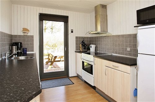Foto 5 - Quaint Holiday Home in Farsø With Indoor Whirlpool