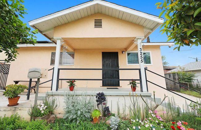 Stylish & Charming 15min to Downtown LA - Photo 35