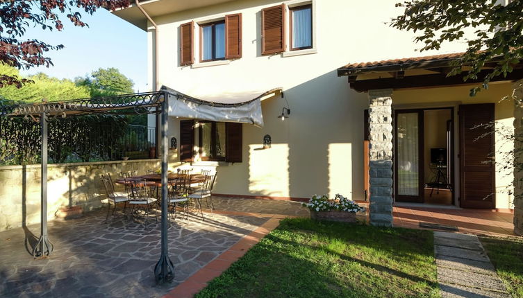 Photo 1 - Villa in Lonnano With Pool