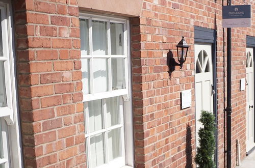 Photo 1 - The Gathering Chester 1 Sleeps 14 Very Close to City Centre Racecourse Within Walls