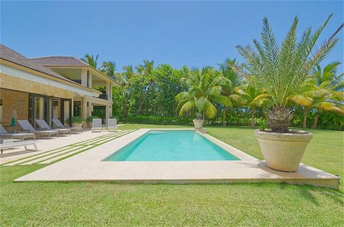 Photo 37 - Dramatic Luxury Villa With Golf and Ocean View Walking Distance From the Beach