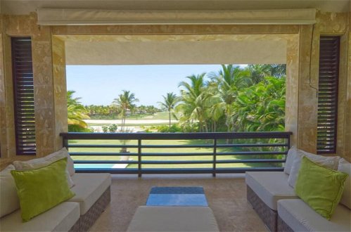 Foto 31 - Dramatic Luxury Villa With Golf and Ocean View Walking Distance From the Beach