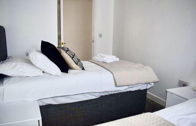 Immaculate 3-bedroom House in Milton Keynes - Photo 8