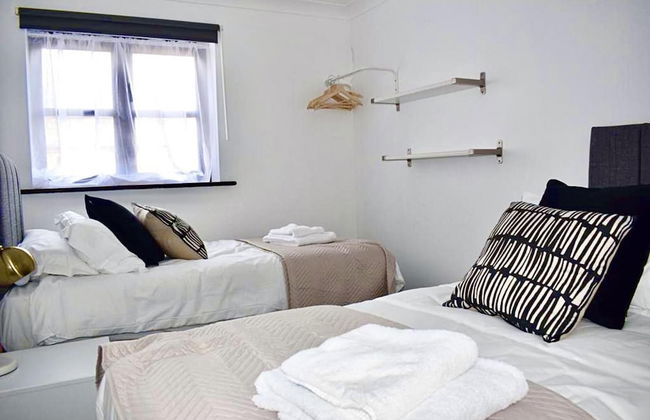 Immaculate 3-bedroom House in Milton Keynes - Photo 3