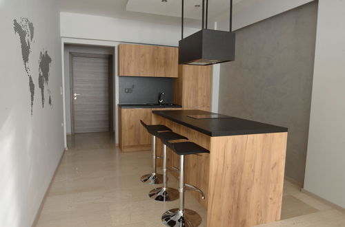 Photo 14 - halu! Modern City Center Apartment