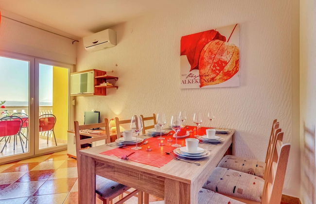 Serene Apartment in Dramalj with Hot Tub - Foto 21