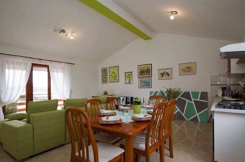 Foto 20 - Luxurious Apartment in Sajini Croatia