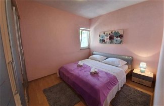 Foto 3 - Remarkable 2-bed Apartment in Okrug Gornji