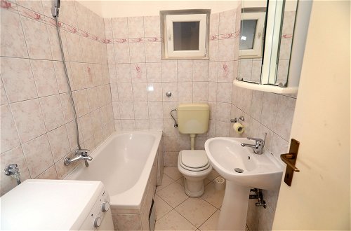 Photo 9 - Remarkable 2-bed Apartment in Okrug Gornji
