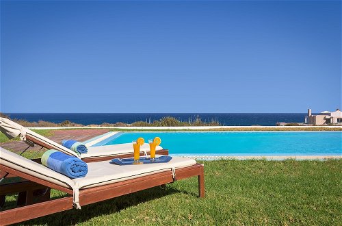 Foto 21 - Cristelia Luxury Sea Front & Pool Villa