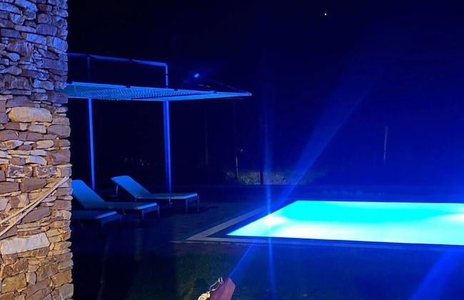 Cristelia Luxury Sea Front & Pool Villa - Foto 28
