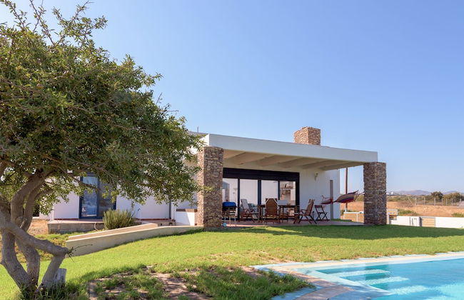 Cristelia Luxury Sea Front & Pool Villa - Foto 26