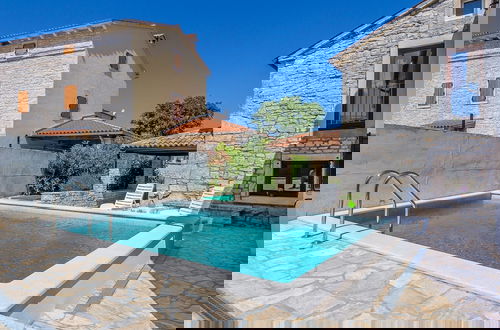 Photo 12 - Boutique Villa With Pool in Peresiji