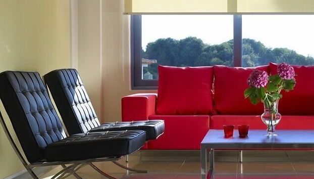Coin salon dans le hall