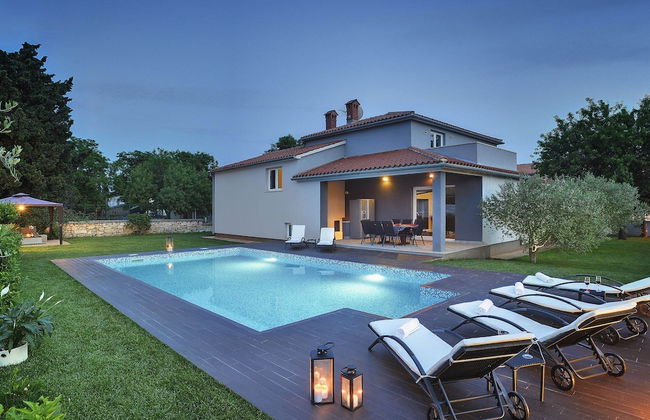 Villa in Pula Near Beach With Private Pool - Foto 38