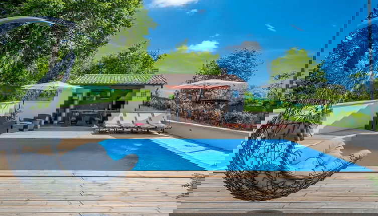 Foto 1 - Modern Holiday Home With Pool in Pazin