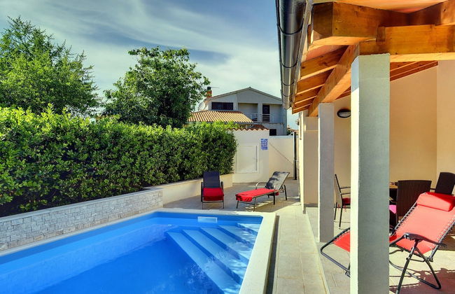 Detached Modern Villa With Pool and Fenced Yard Near the Sea - Foto 11