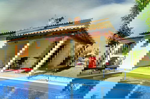Foto 12 - Detached Modern Villa With Pool and Fenced Yard Near the Sea