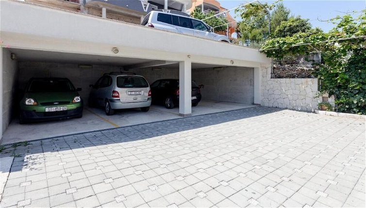 Photo 1 - Seka - With Parking - 1 - A1