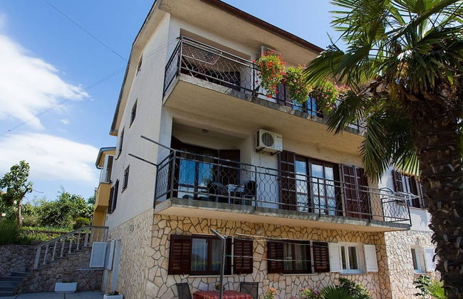 Cozy Apartment in Malinska near Sea - Foto 1