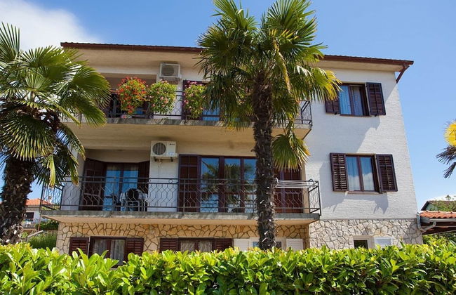 Cozy Apartment in Malinska near Sea - Foto 13