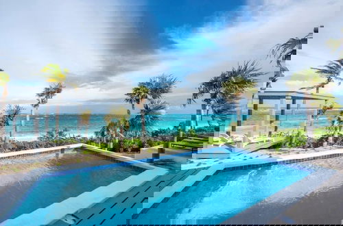 Photo 10 - Seven Palms Serenity: Beachfront Oasis