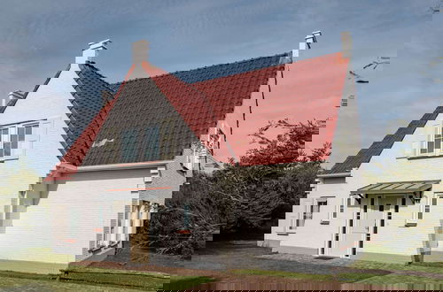 Foto 34 - Restyled Villa With Sauna Near Beach