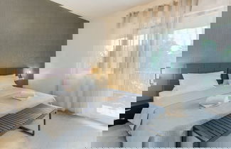 Foto 3 - Majestic Kastel Stari Apartment With Terrace