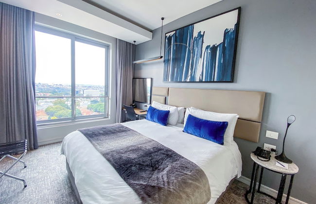 Sandtoncity-apartment-sleeps2-pool-parking - Foto 4