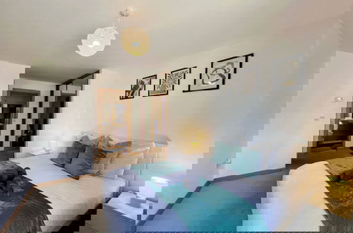 Photo 9 - 2br&2ba-balcony-freeparking-fastwifi-kingbed